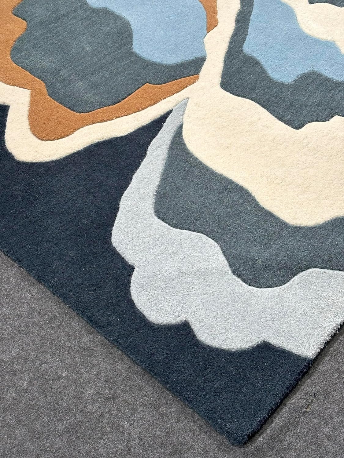 Modern Carpet - Image 4